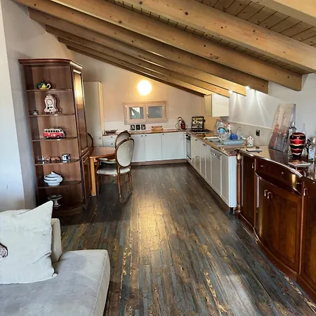 Chateaux Blloku * Tirana