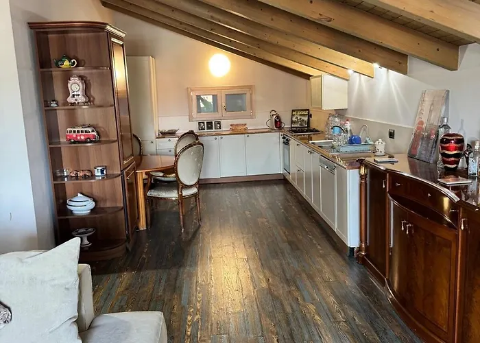 Chateaux Blloku * Tirana